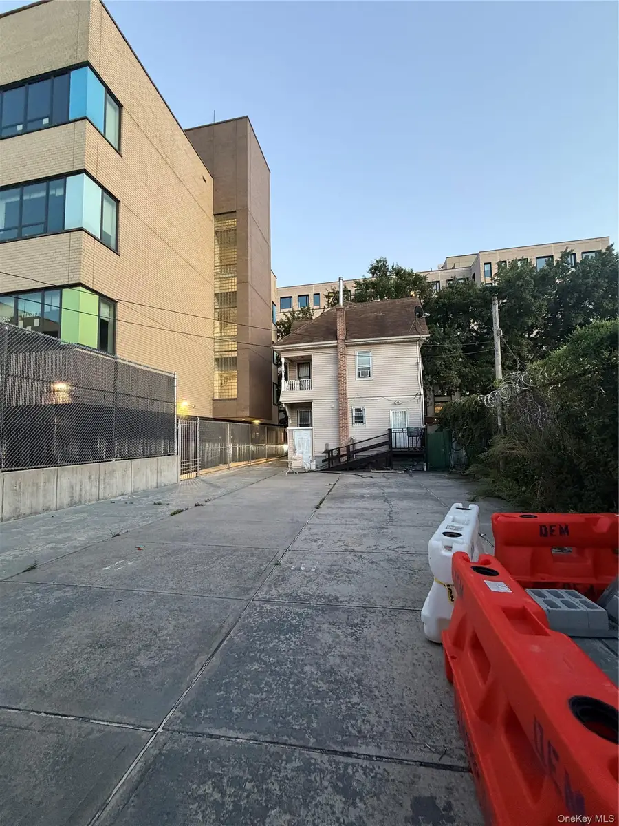 15311 88th Avenue, Jamaica, NY 11432 - #3