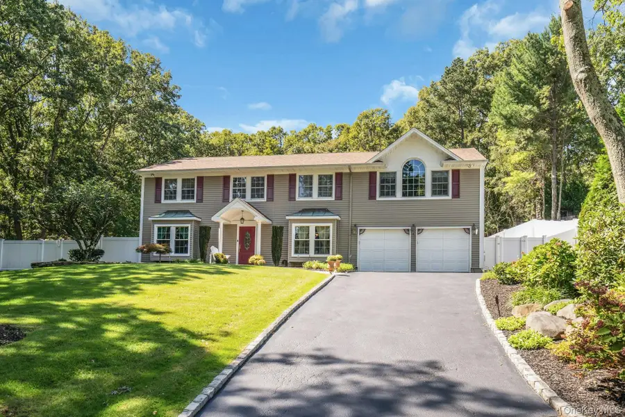 43 Stonehurst Lane, Dix Hills, NY 11746 - #2