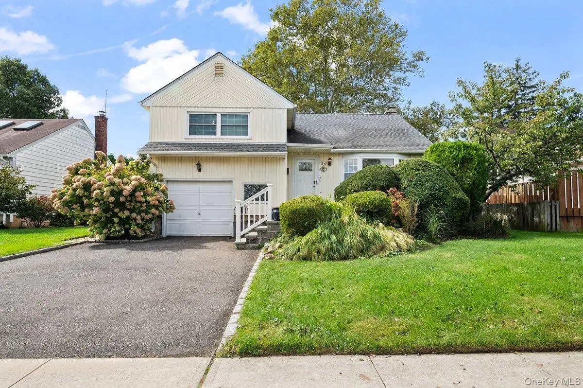 25 Marilyn Boulevard, Plainview, NY 11803 - #1