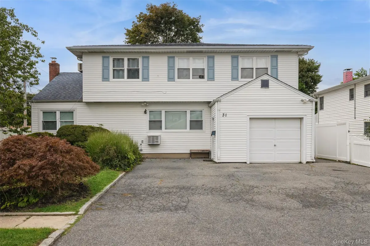 31 E June Street, Lindenhurst, NY 11757 - #1