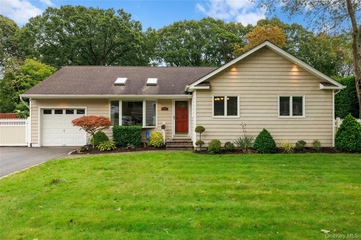 655 Hyman Avenue, Bay Shore, NY 11706 - #1
