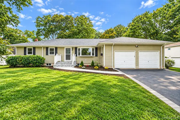 132 Smith Avenue, Holbrook, NY 11741