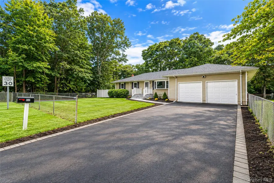 132 Smith Avenue, Holbrook, NY 11741 - #2