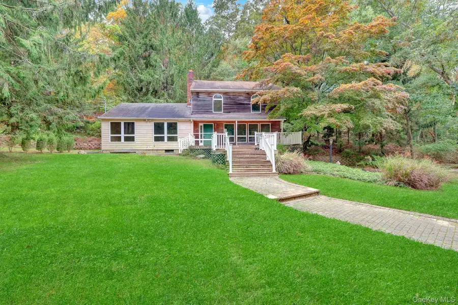 56 E Bartlett Road, Middle Island, NY 11953 - #2