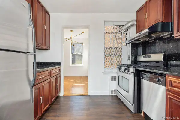 67-10 108th Street #4A, Forest Hills, NY 11375