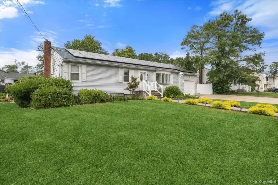 77 Winchester Drive, Lindenhurst, NY 11757 - #3