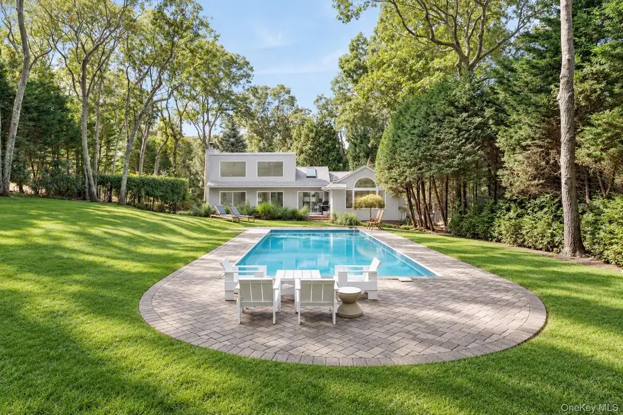 25 Old Squiretown Rd, Hampton Bays, NY 11946 - #2