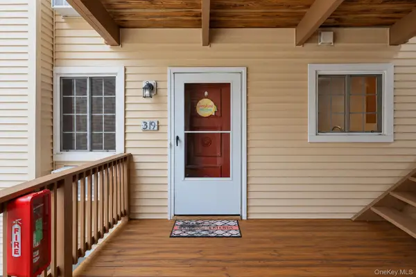 319 Fox Run Lane, Carmel, NY 10512