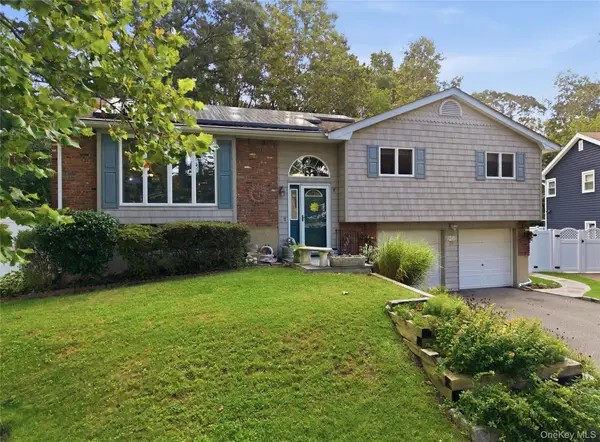 26 Pickwick Hill Drive, Huntington Station, NY 11746