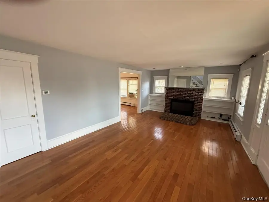 15 Maple Grove Street, Great Neck, NY 11023 - #3