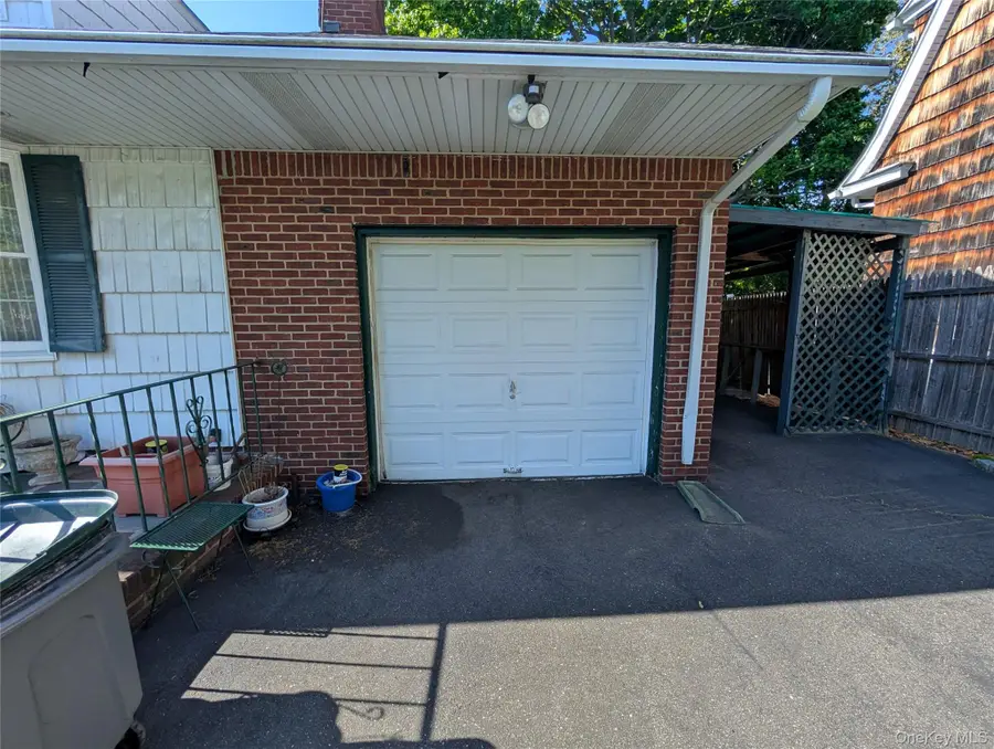 14 Waverly Street, Glen Head, NY 11545 - #2