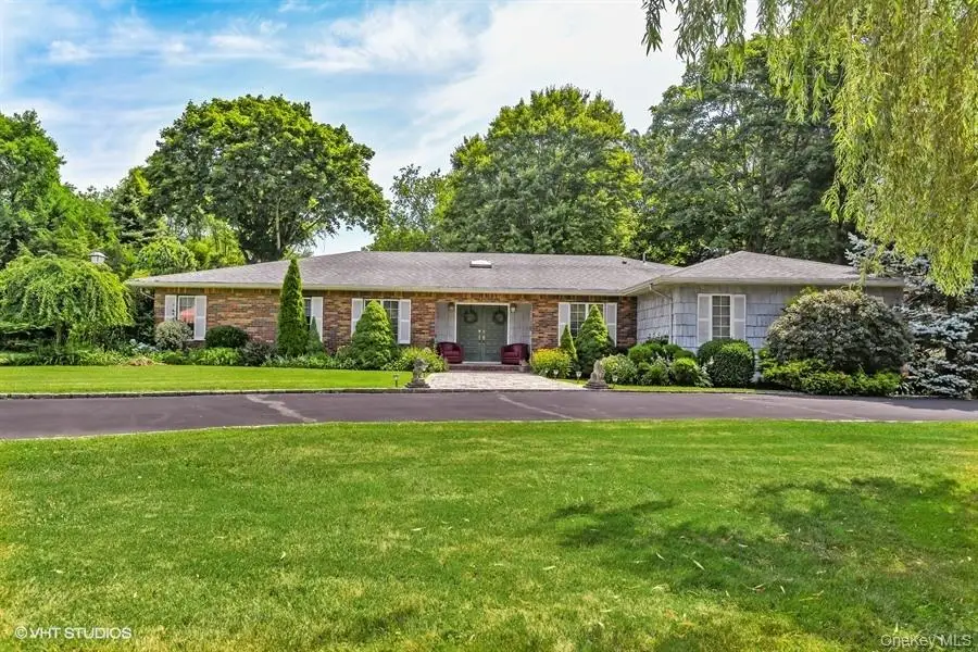 23 Hill House Lane, Glen Head, NY 11545 - #2