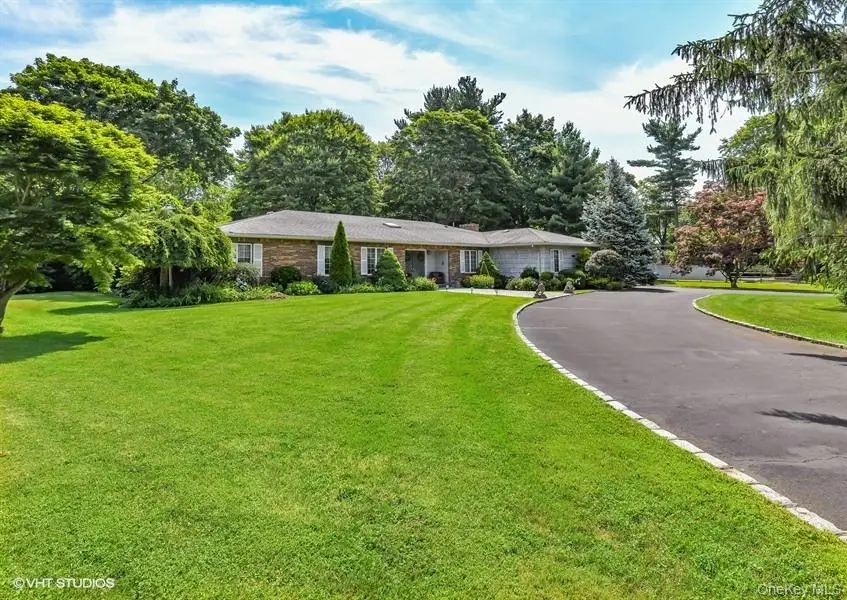 23 Hill House Lane, Glen Head, NY 11545 - #3