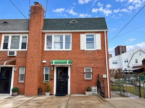 61-43 157th St, Flushing, NY 11367
