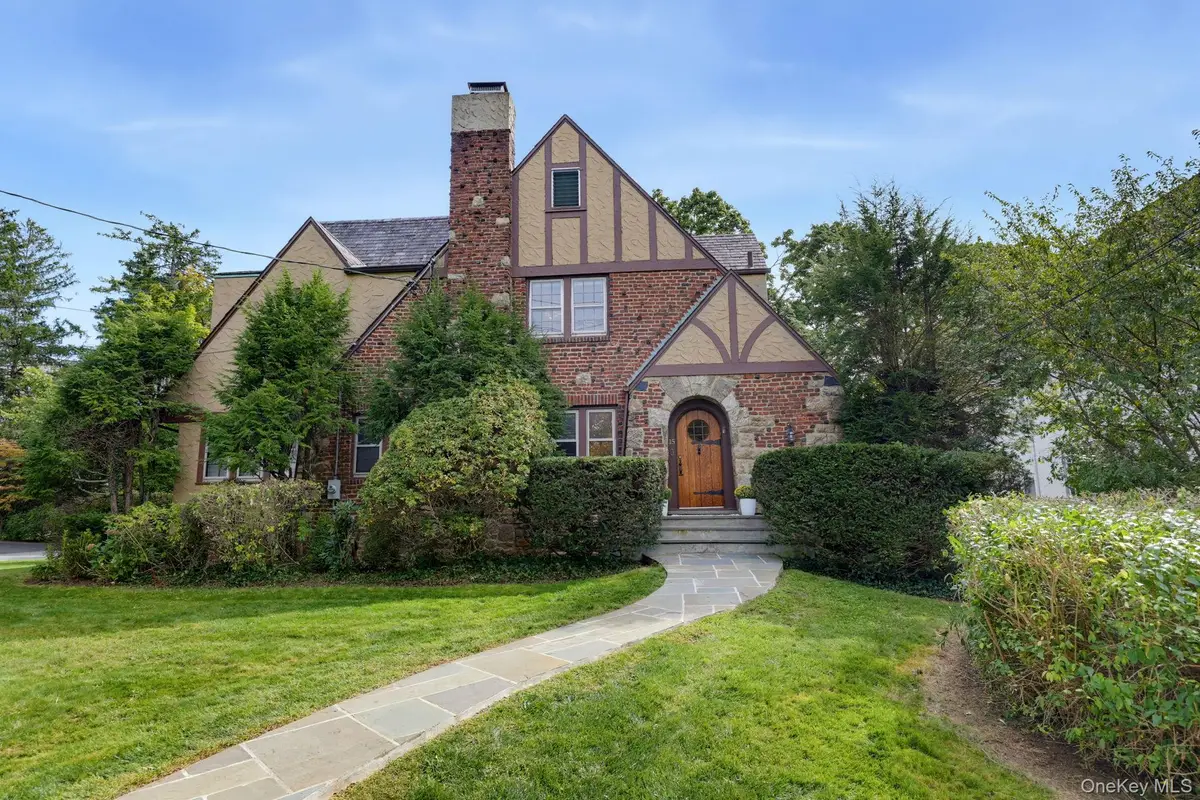 15 Stratton Road, Scarsdale, NY 10583 - #1