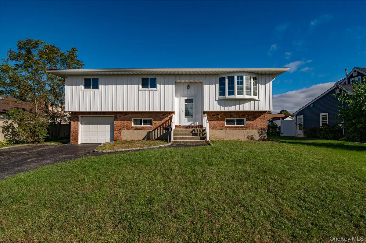 15 Earl Place, Amityville, NY 11701 - #1