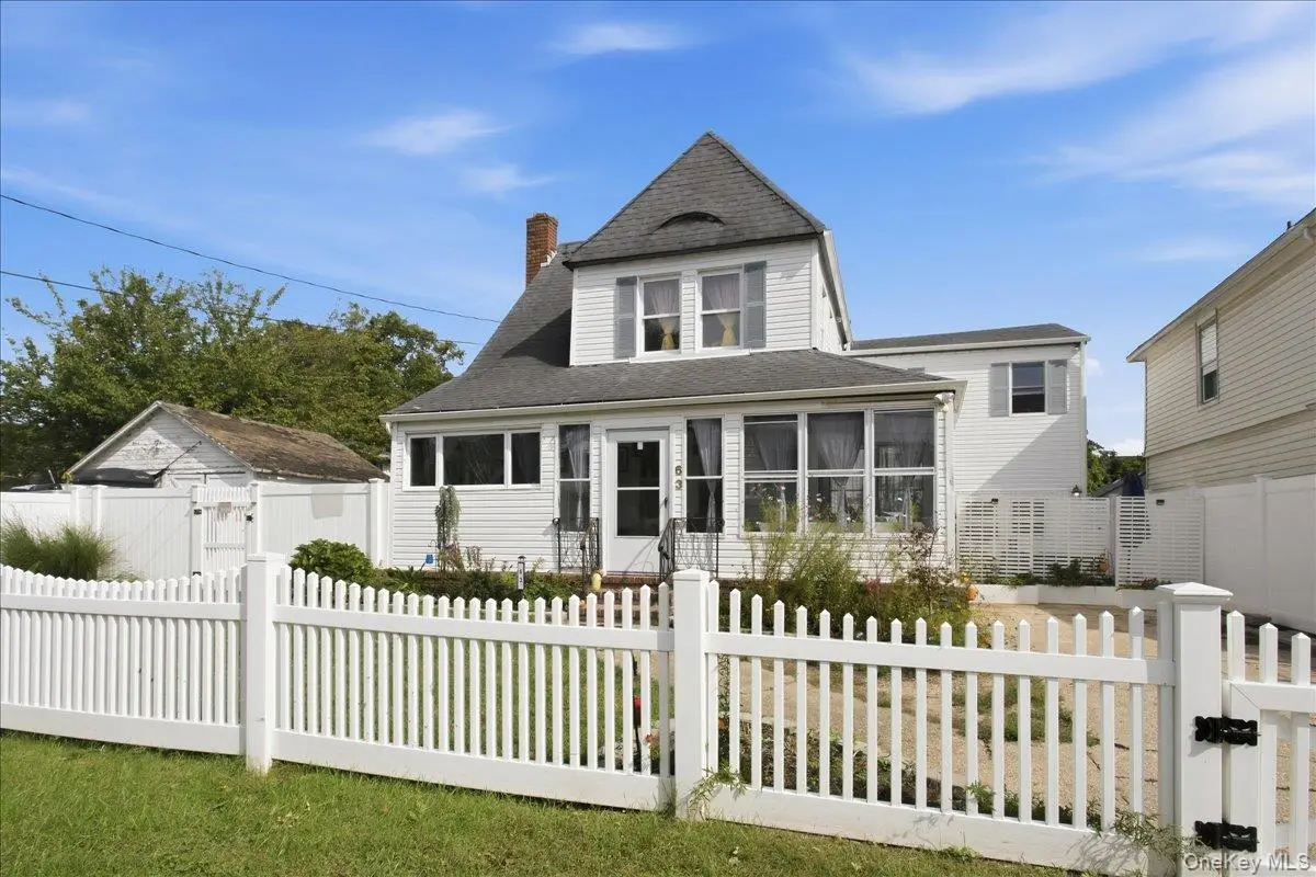 63 E Neck Court, West Babylon, NY 11704 - #1