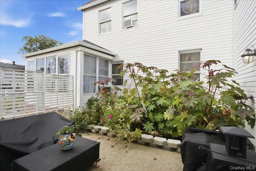 63 E Neck Court, West Babylon, NY 11704 - #3