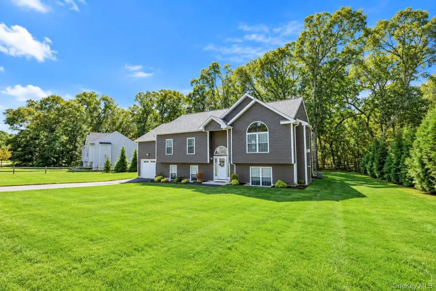 77 Maple Wood Lane, Riverhead, NY 11901 - #2