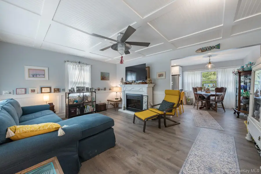 38 Middle Neck Road, Port Washington, NY 11050 - #3