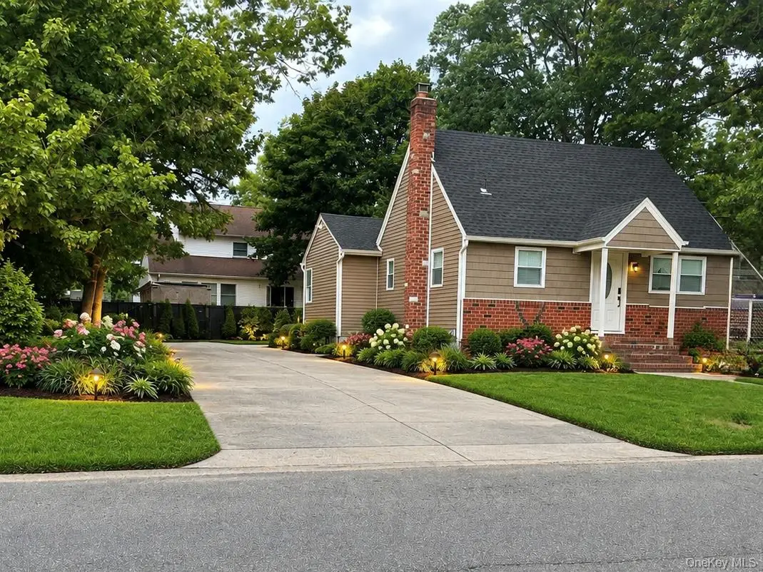 1316 6 Street, West Babylon, NY 11704 - #1