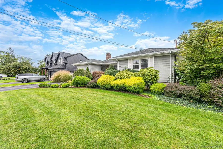 20 Argonne Place, Massapequa, NY 11758 - #2