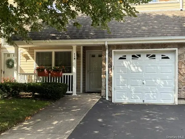 118 Joseph Lane, Dix Hills, NY 11746