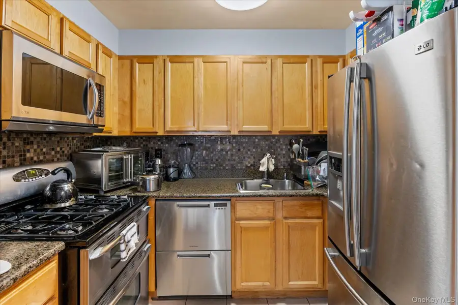 118-82 Metropolitan Avenue #6G, Kew Gardens, NY 11415 - #3
