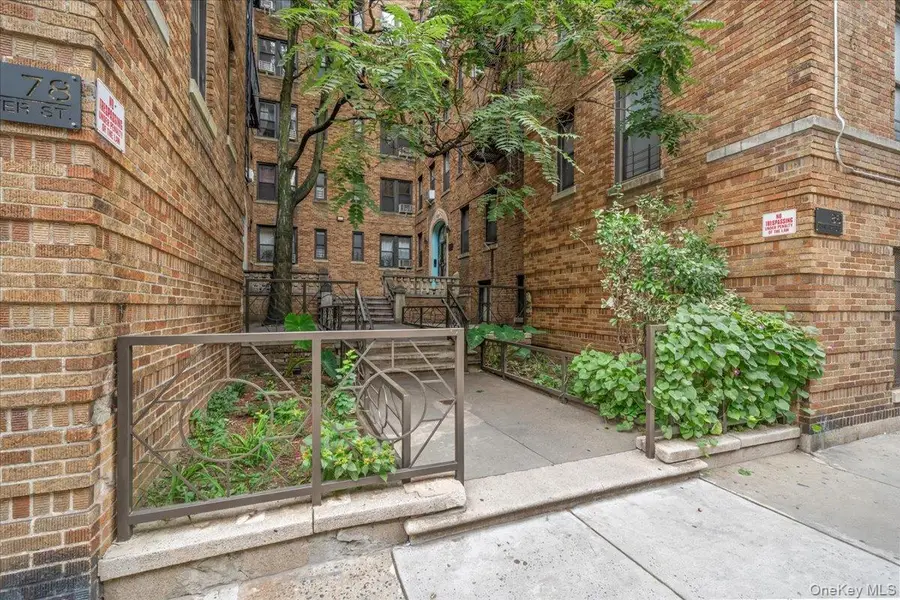 78 Thayer Street #4A, New York, NY 10040 - #2