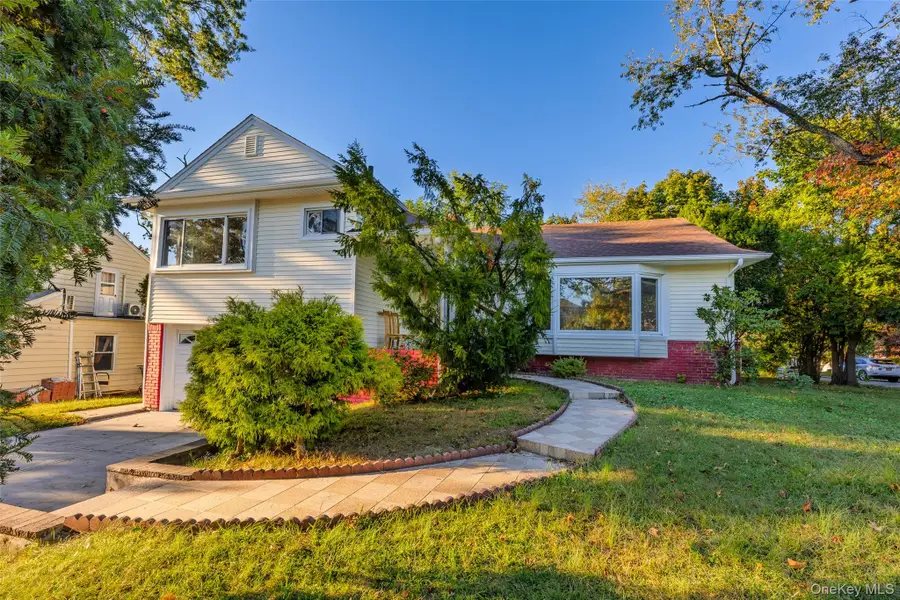 21 Oxford Boulevard, Great Neck, NY 11023 - #2