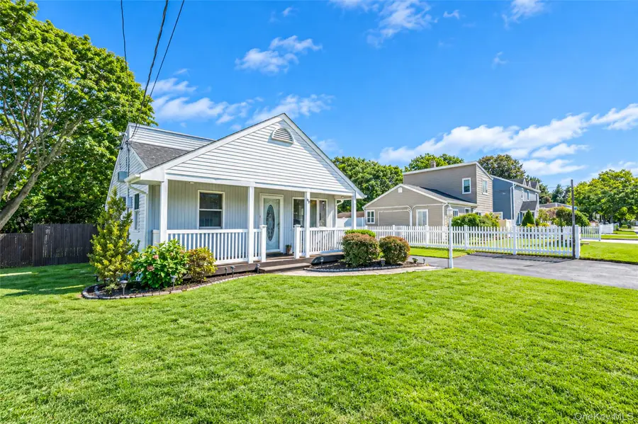 99 Cherubina Lane, North Babylon, NY 11703 - #2