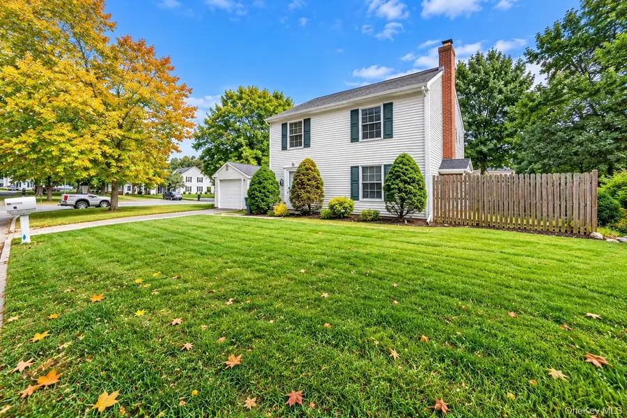14 Petersburg Court, Coram, NY 11727 - #3