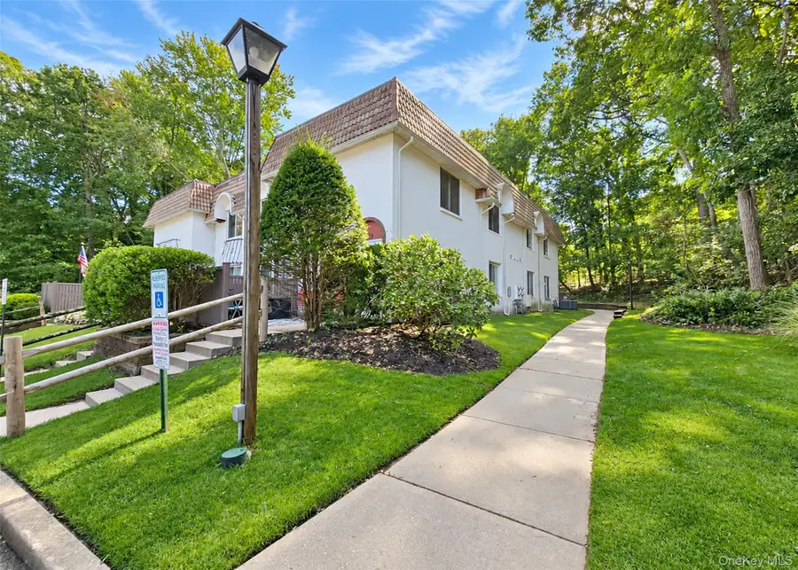 305 Brettonwoods Drive, Coram, NY 11727 - #3