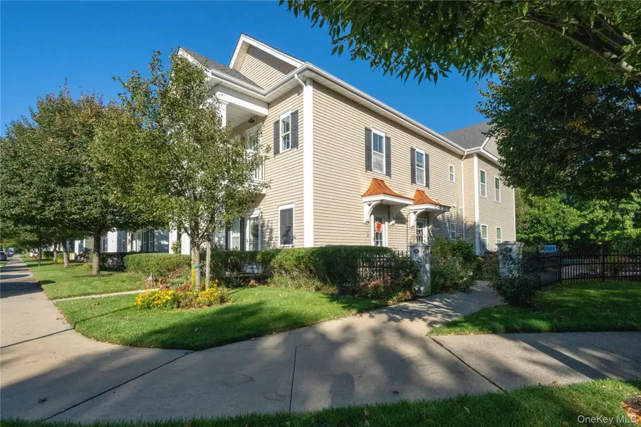 36 Providence Drive, Islip Terrace, NY 11752 - #3