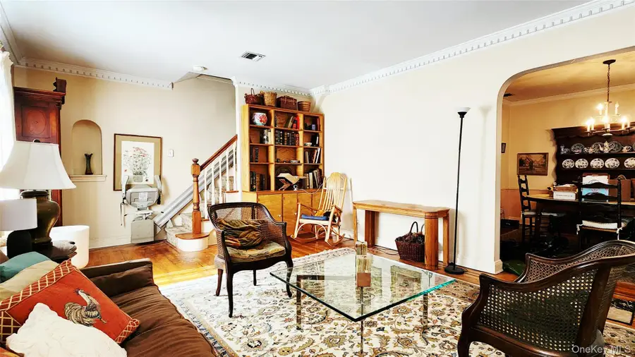 7516 175th Street, Fresh Meadows, NY 11366 - #3