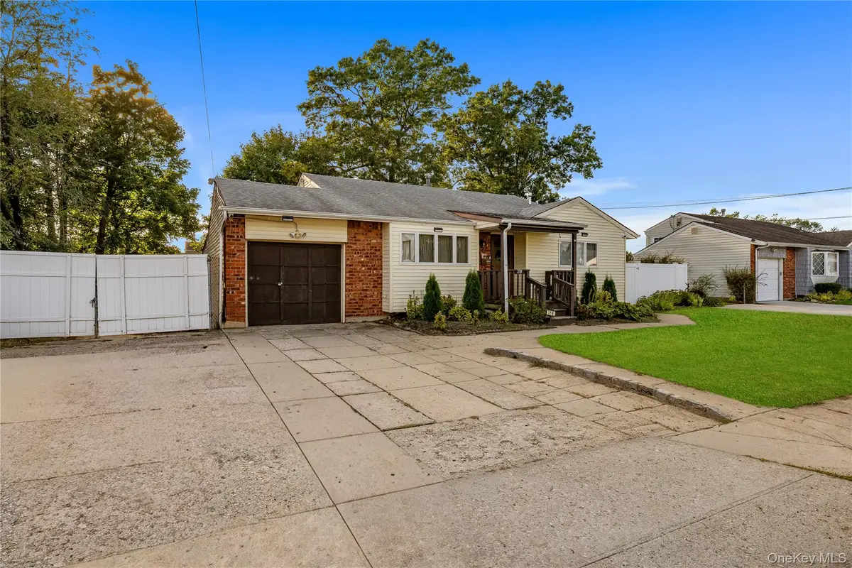 318 W 16th Street, Deer Park, NY 11729 - #1