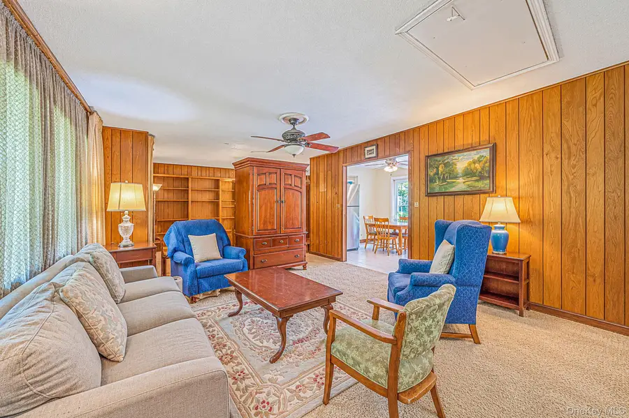 306 Jamaica Avenue, Medford, NY 11763 - #3