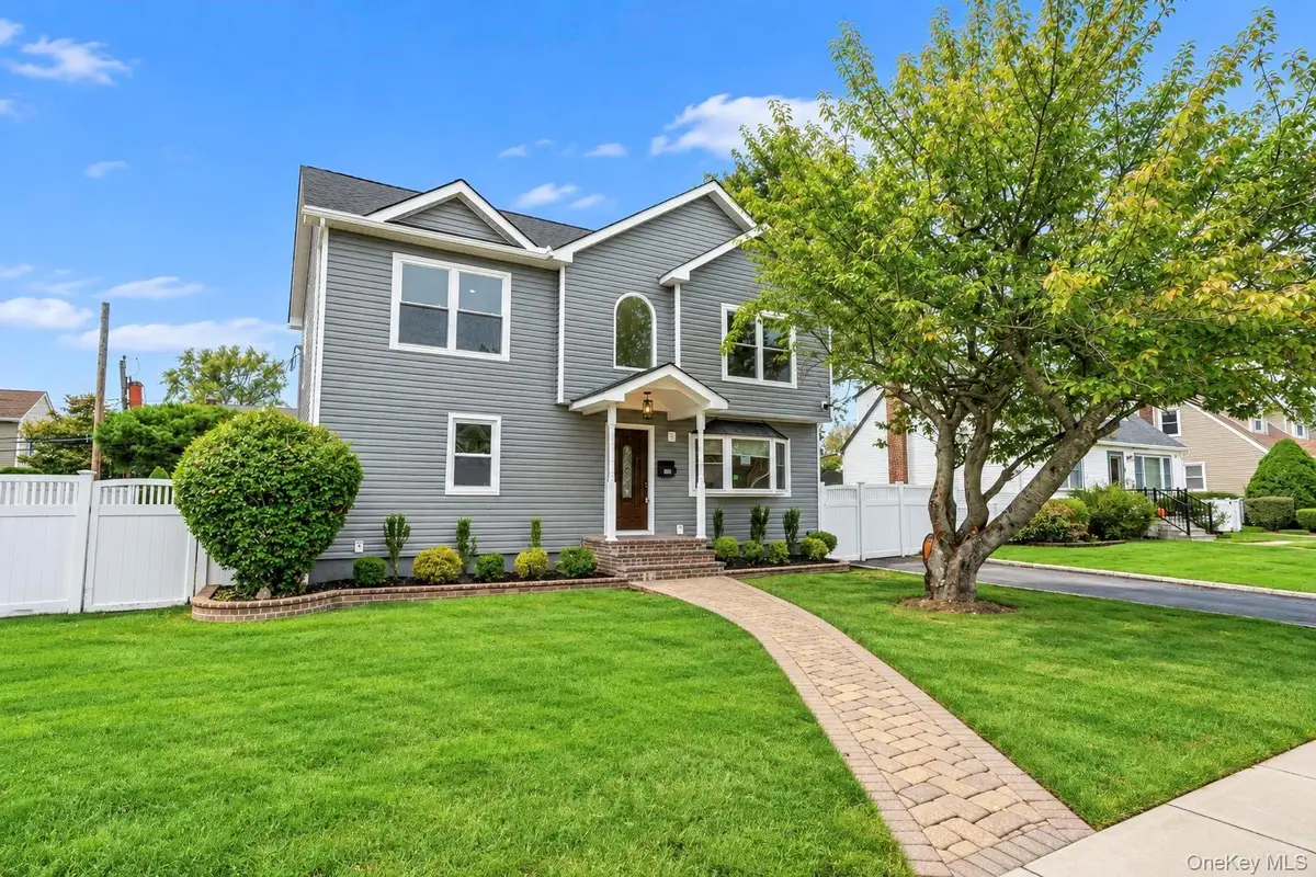 18 Hitchcock Lane, Farmingdale, NY 11735 - #1