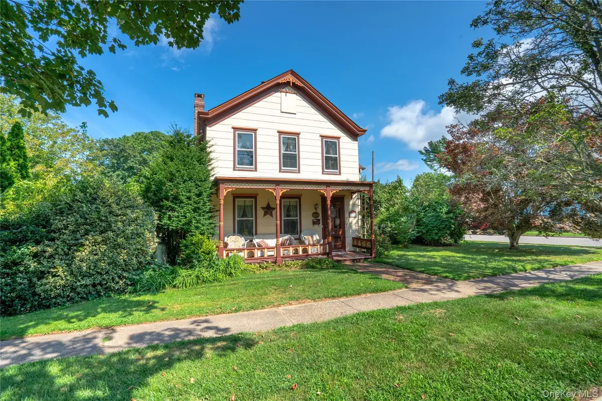 402 5th Street, Greenport, NY 11944 - #1
