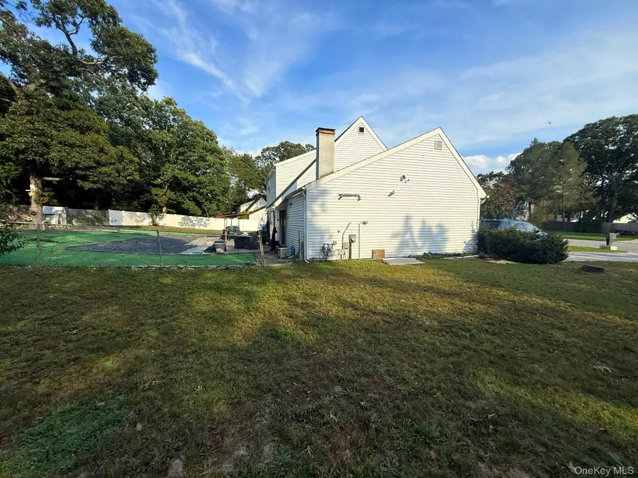 79 Hawkins Path, Coram, NY 11727 - #3
