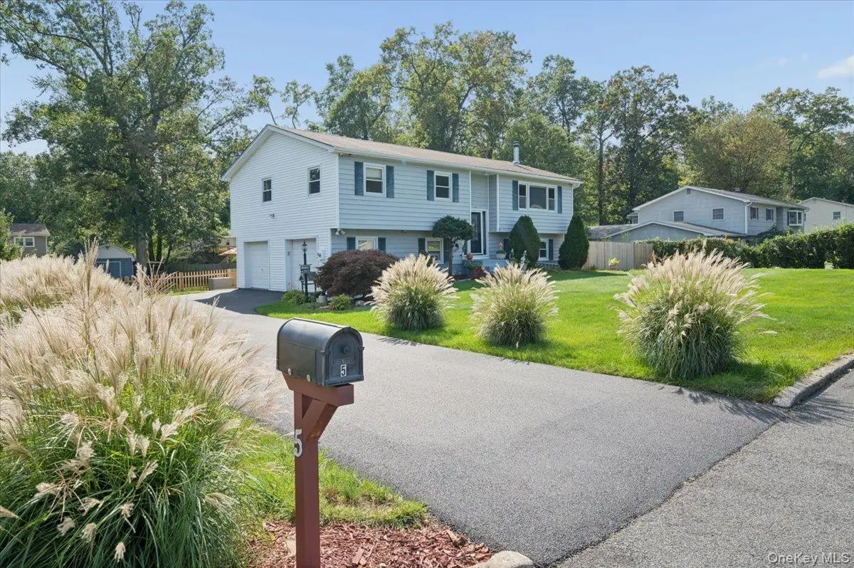 5 Cottonwood Court, Bardonia, NY 10954 - #1