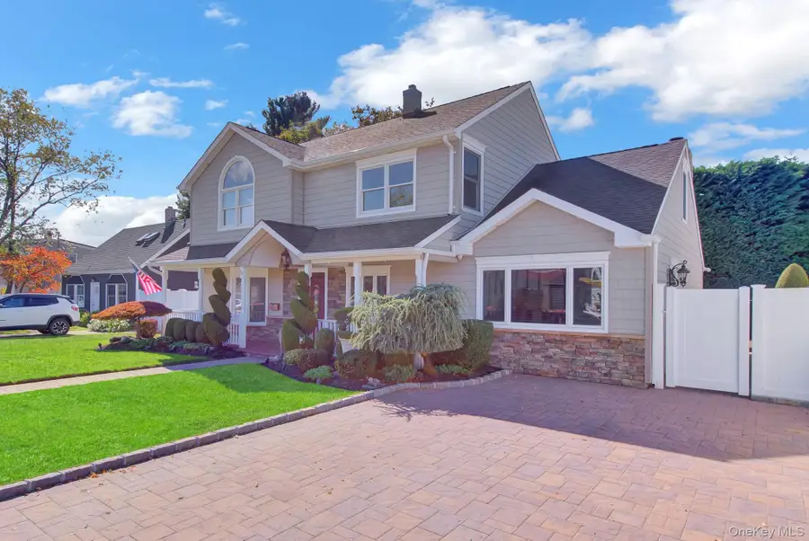 12 Crabtree Lane, Levittown, NY 11756 - #2