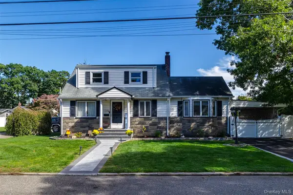 125 Carroll Avenue, Ronkonkoma, NY 11779