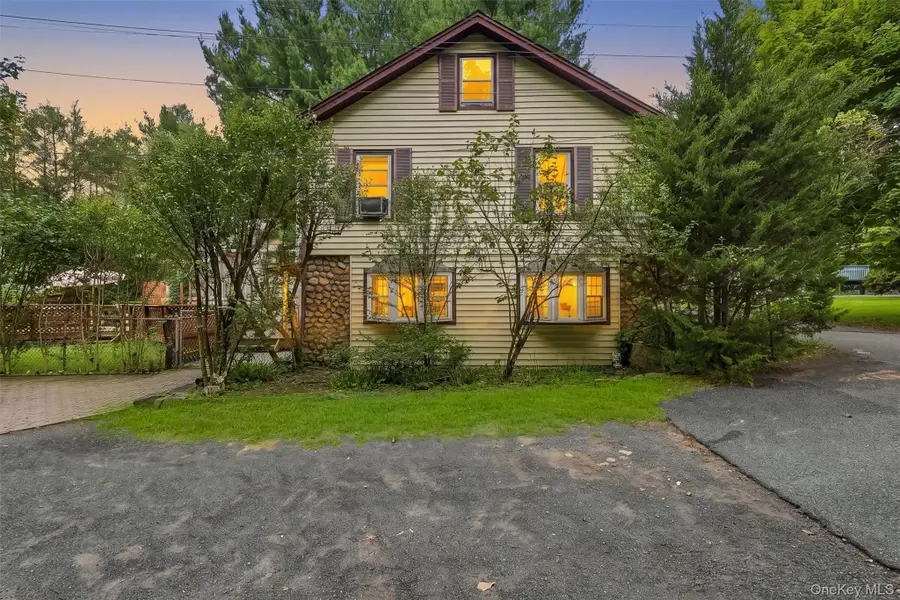 164 Woodland Avenue, Pearl River, NY 10965 - #2