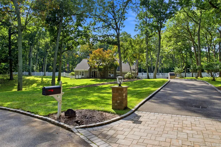 2 White Cap Court, Lloyd Harbor, NY 11743 - #2