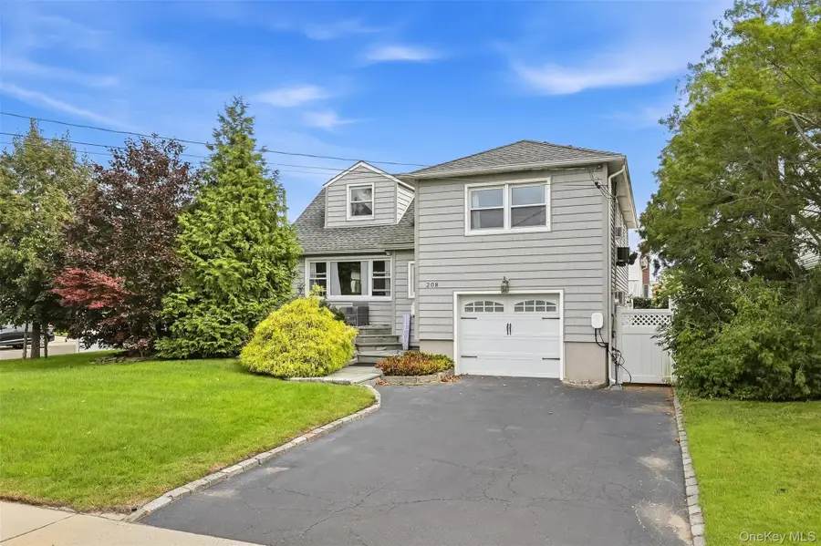 208 Island Parkway W, Island Park, NY 11558 - #2
