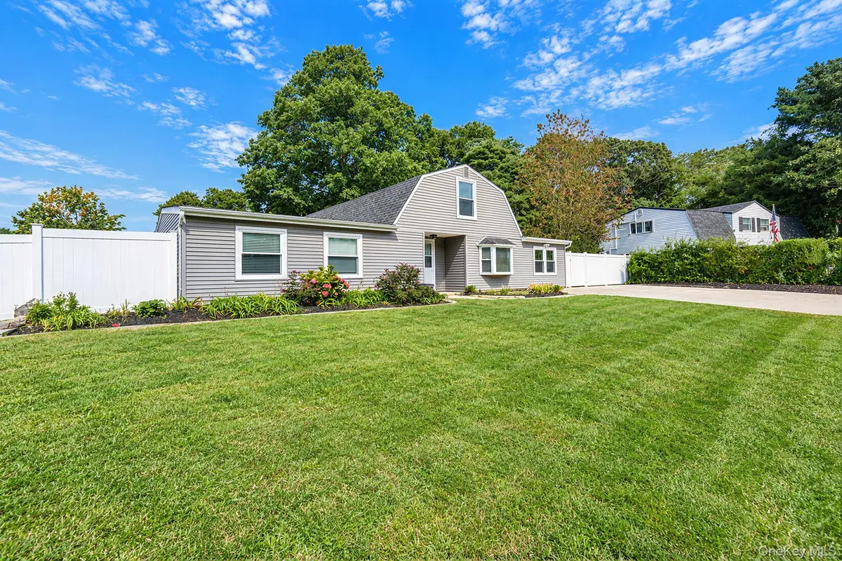 27 Lehigh Lane, Farmingville, NY 11738 - #1
