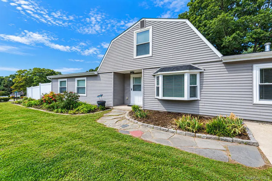 27 Lehigh Lane, Farmingville, NY 11738 - #2