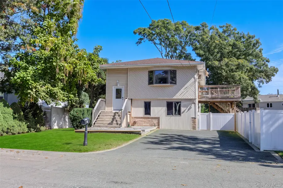 41 Powell Avenue, Farmingville, NY 11738 - #3