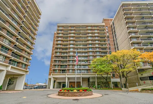 152-18 Union Turnpike #1P, Flushing, NY 11367